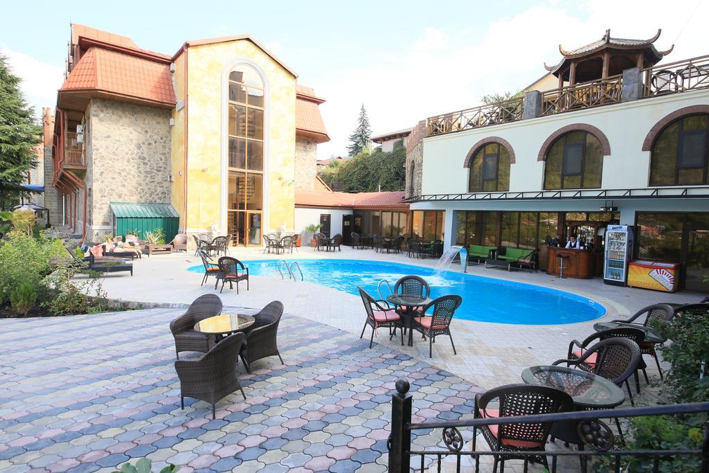 Borjomi Palace Health & Spa Center Esterno foto