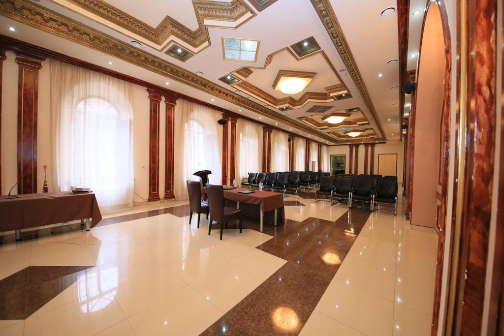 Borjomi Palace Health & Spa Center Esterno foto
